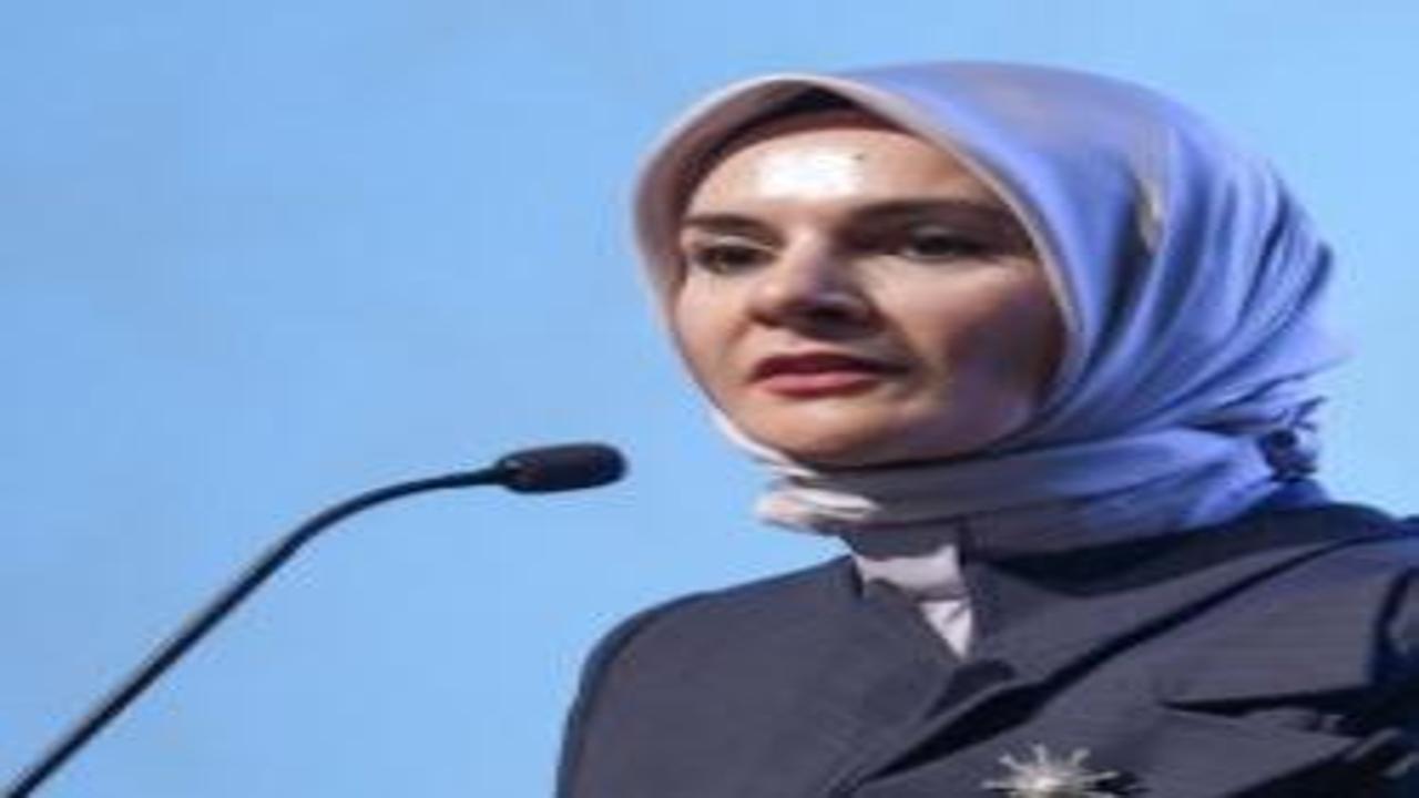 Bakan Göktaş: Kadınların teknolojiye ayak uydurmalarını değerli buluyoruz