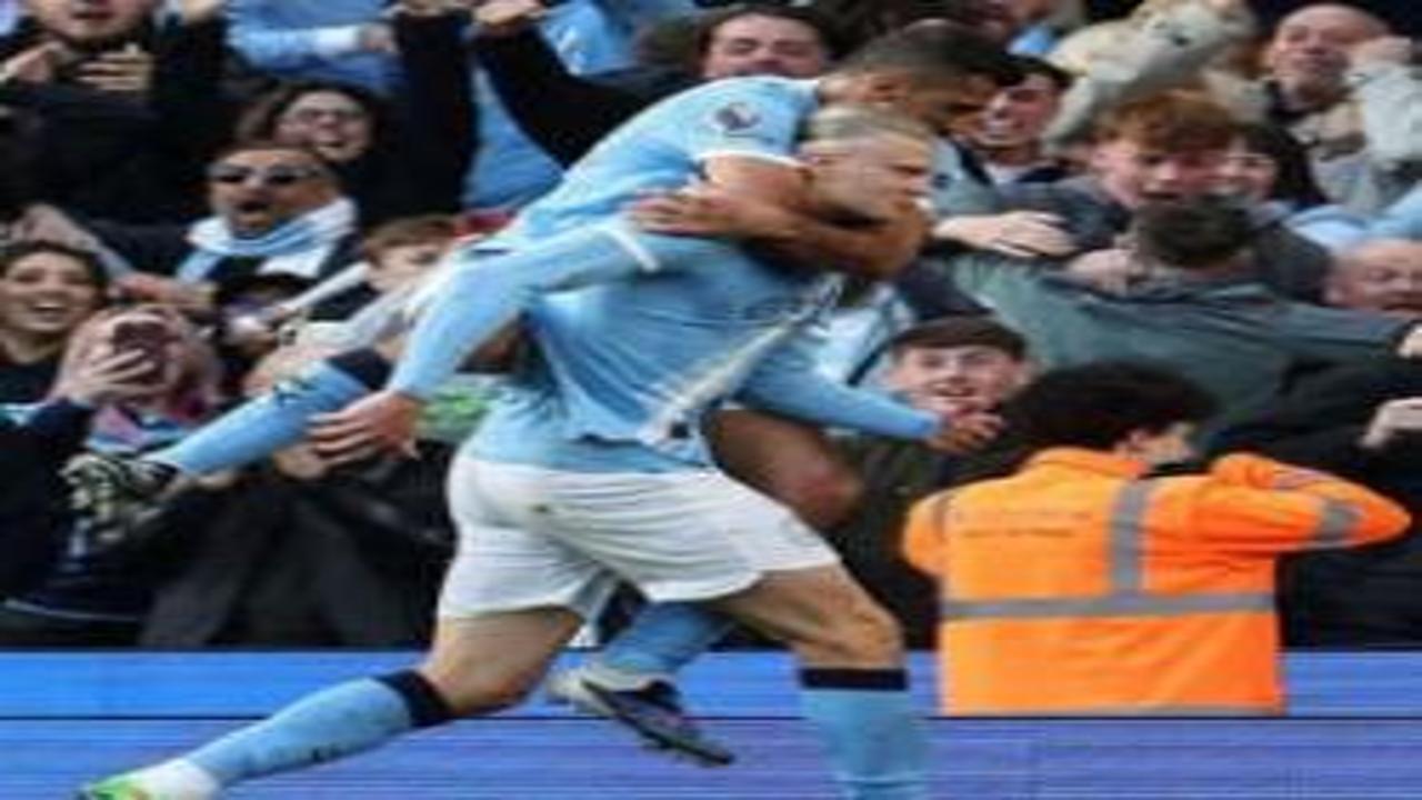 Bir Arsenal klasiği! Zirveyi son haftalarda tehlikeye attılar