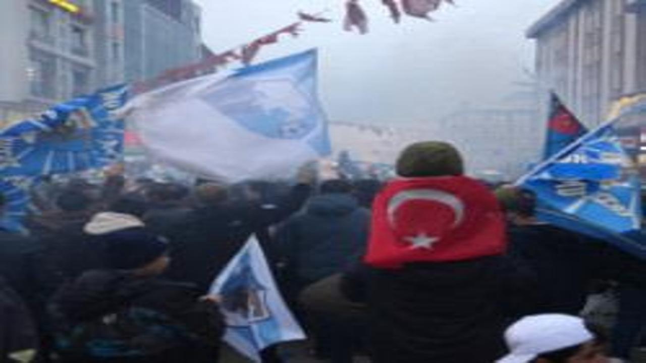 Bir şehir meydanlara döküldü! Dadaşlar şampiyonluğu kutluyor