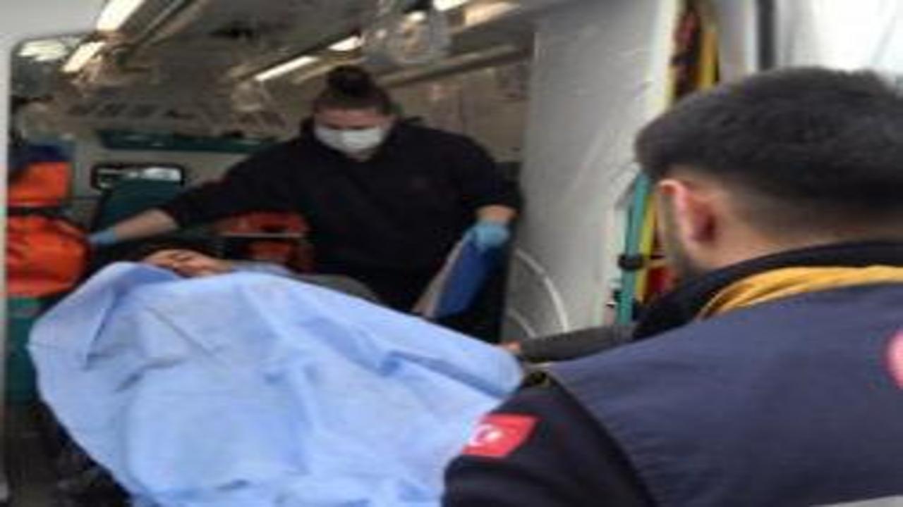 Çakmağını vermeyen kuzenini bıçaklayıp kaçtı