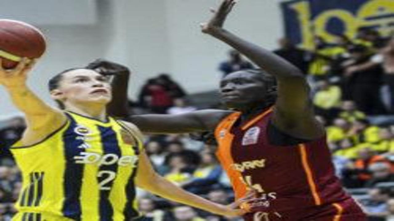 Fenerbahçe ve Galatasaray Avrupa'da final için parkeye çıkıyor!
