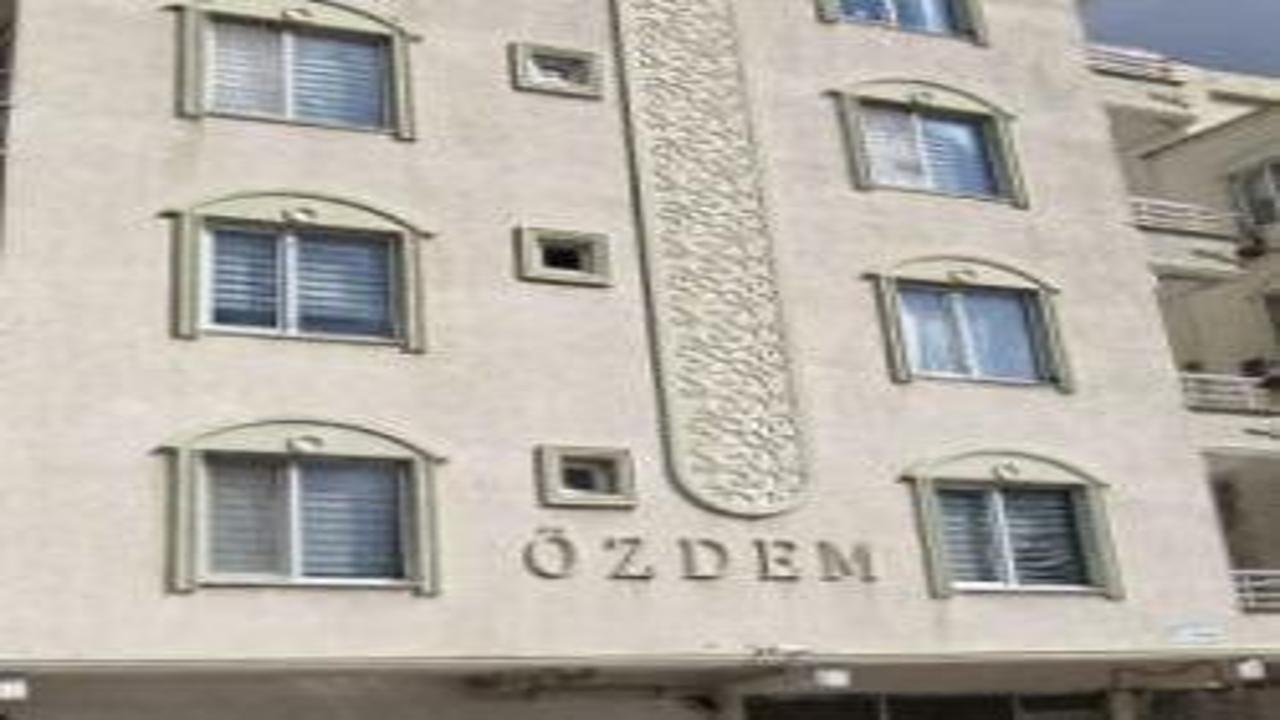 Genç öğretmen evde ölü bulundu: Nedeni araştırılıyor!