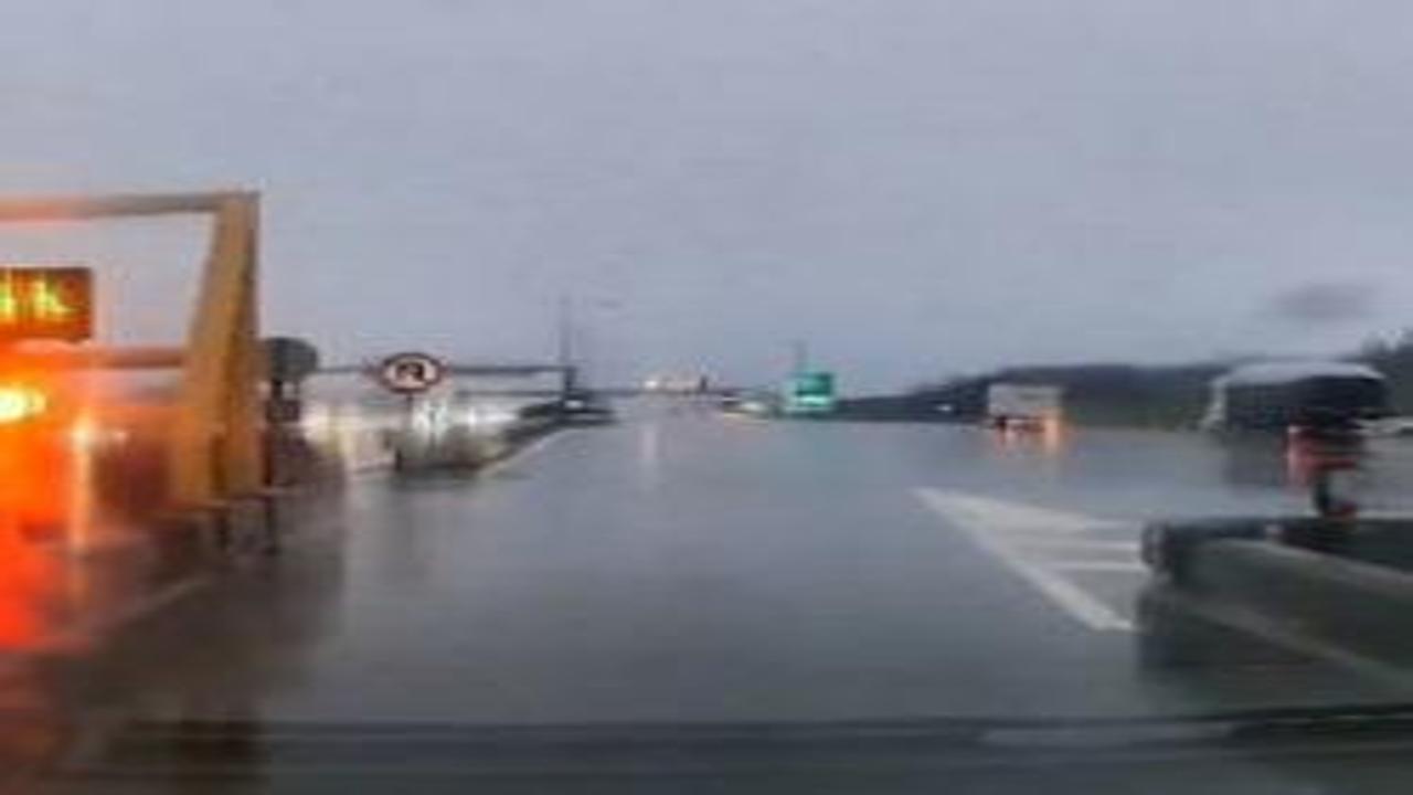 Gişelerde gergin anlar! Sürücünün gişe çalışanıyla kavgası kamerada