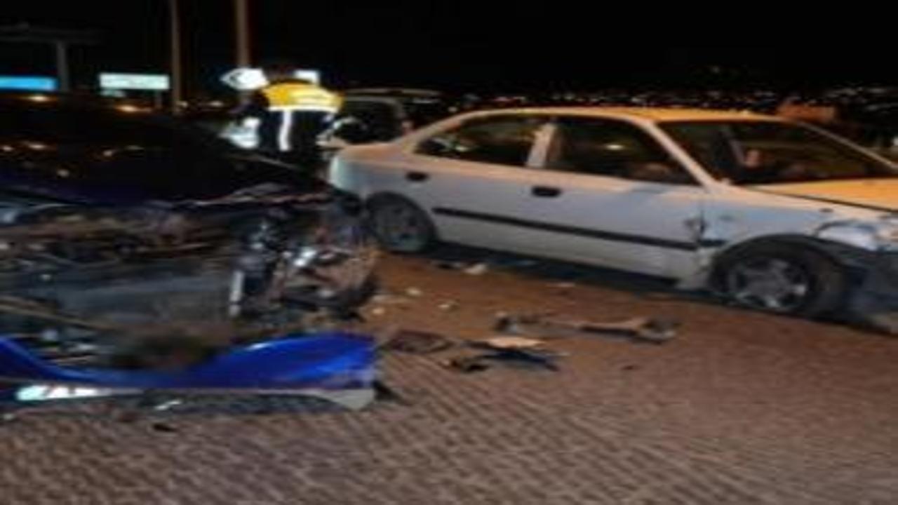 Kırmızı ışık ihlali yapan sürücü otomobile çarptı: 1 yaralı