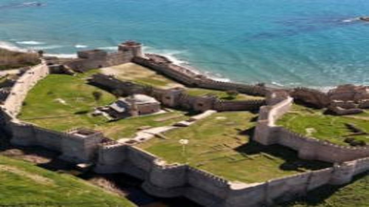 İbadetin 700 yıldır devam ettiği yer! Fethin manevi sembolü: Mamure Kalesi Camii