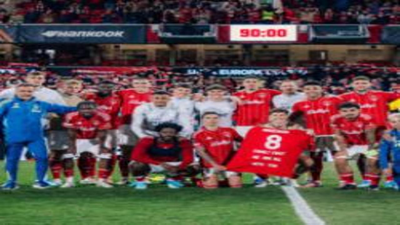 Ligde gece Avrupa'da gündüz! Vitor Pereira, Nottingham'da 42 yıl sonra ilki başardı