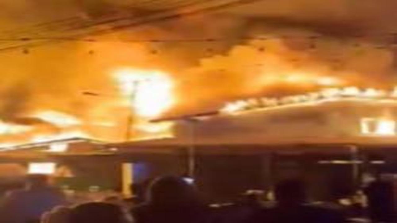 Malezya'da yangın: Bir kasaba yok oldu!