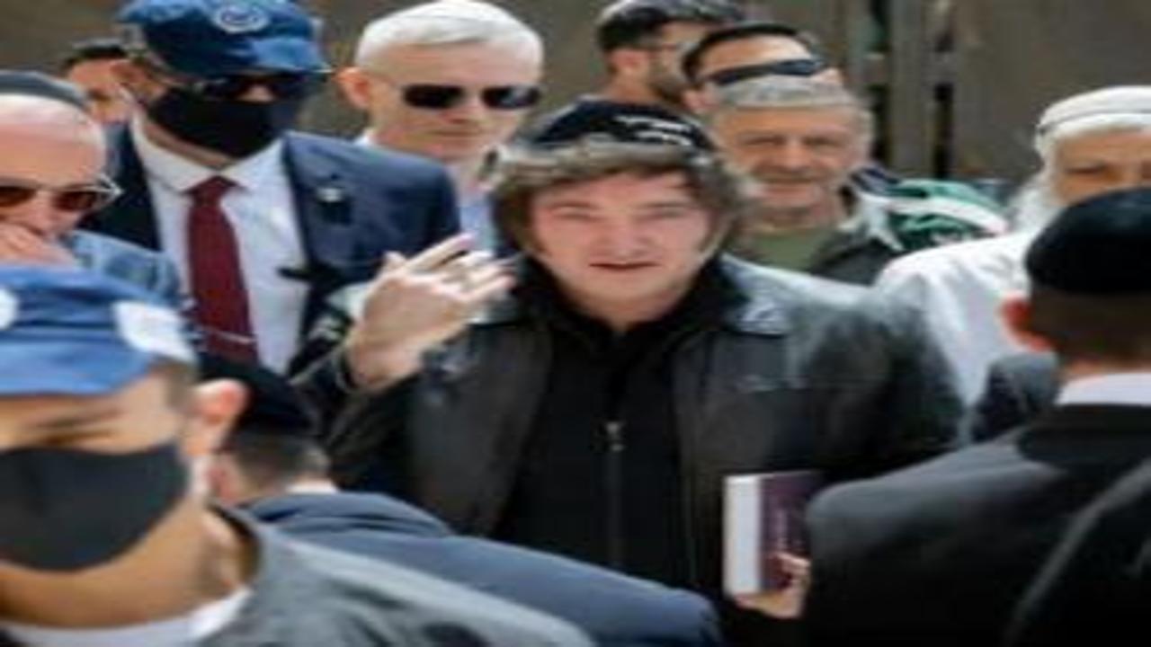 Milei Ağlama Duvarı'nda duygusal anlar yaşadı! 