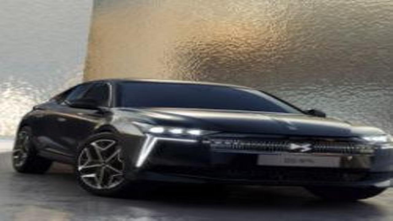 Premium segmentte teknoloji ve zarafet buluştu: Yeni DS N°4 Türkiye'de