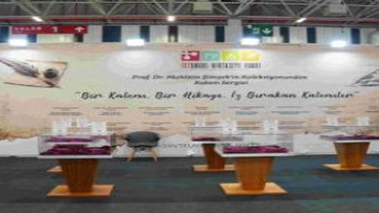 Prof. Dr. Şimşek’in özel koleksiyonu ilk kez 32. İstanbul Kırtasiye Fuarı’nda sergilendi