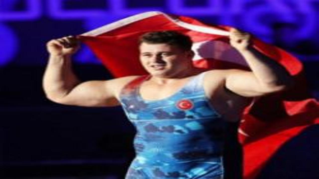 Rıza Kayaalp Ermeni rakibine şans tanımadı! 78 saniyede fişi çekti