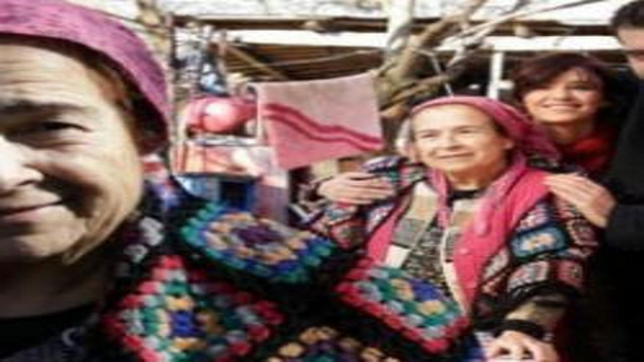 Usta oyuncu Feyha Çelenk hayatını kaybetti