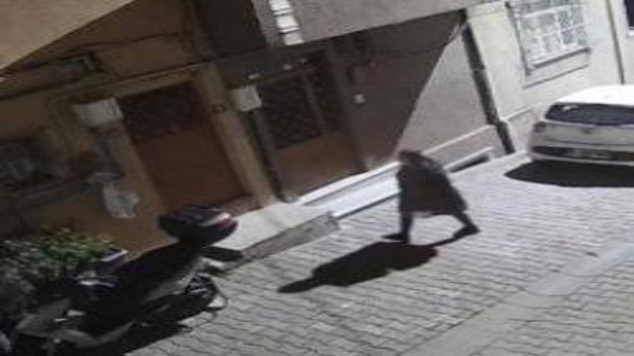 Kağıthane'de taciz skandalı! Genç kadını evine kadar takip edip bina girişinde saldırdı