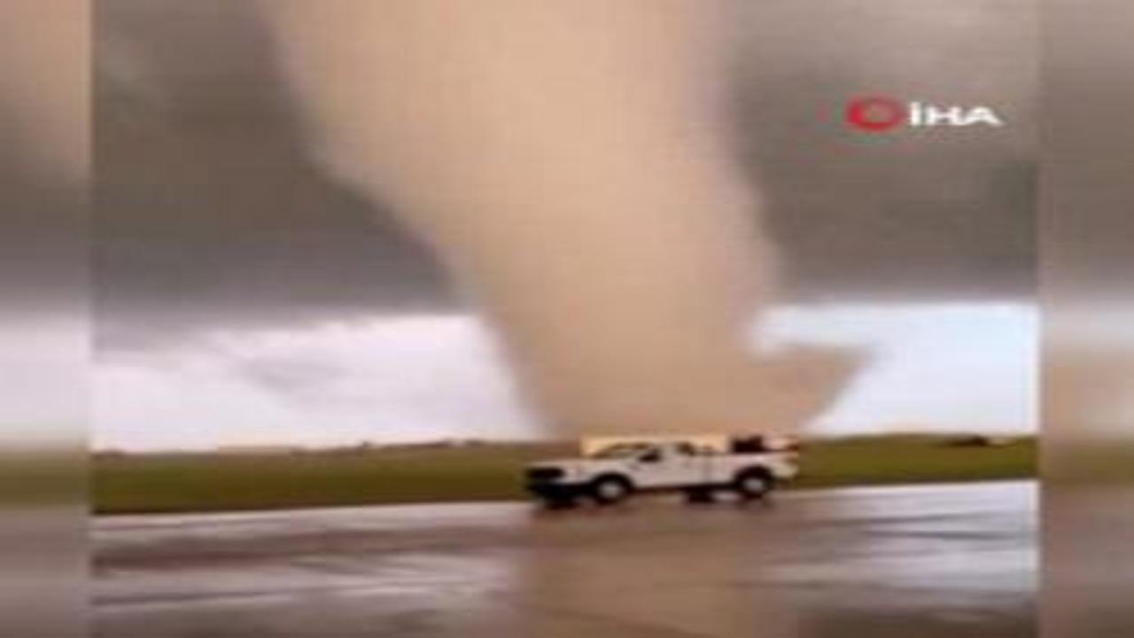 ABD'de çıkan hortum Vance'deki askeri üssü yıktı geçti