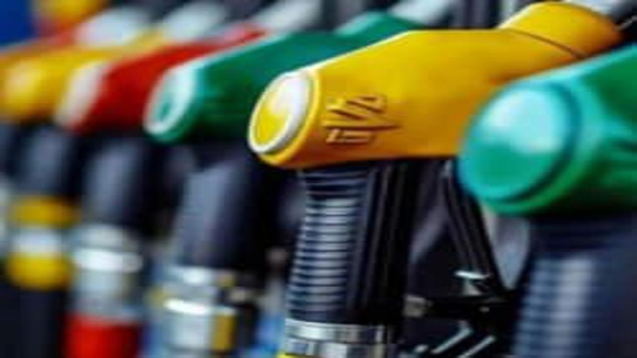 Araç sahiplerine müjde! Akaryakıta indirim geldi