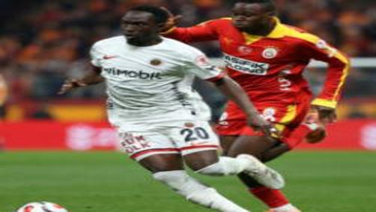 Aslan'a kupa şoku: Sahaya yansımayan performans, elenmeyle sonuçlandı