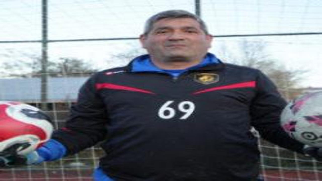 'Bayburt' müdür hem ismiyle hem de 40 yıllık futbol tutkusuyla dikkat çekiyor