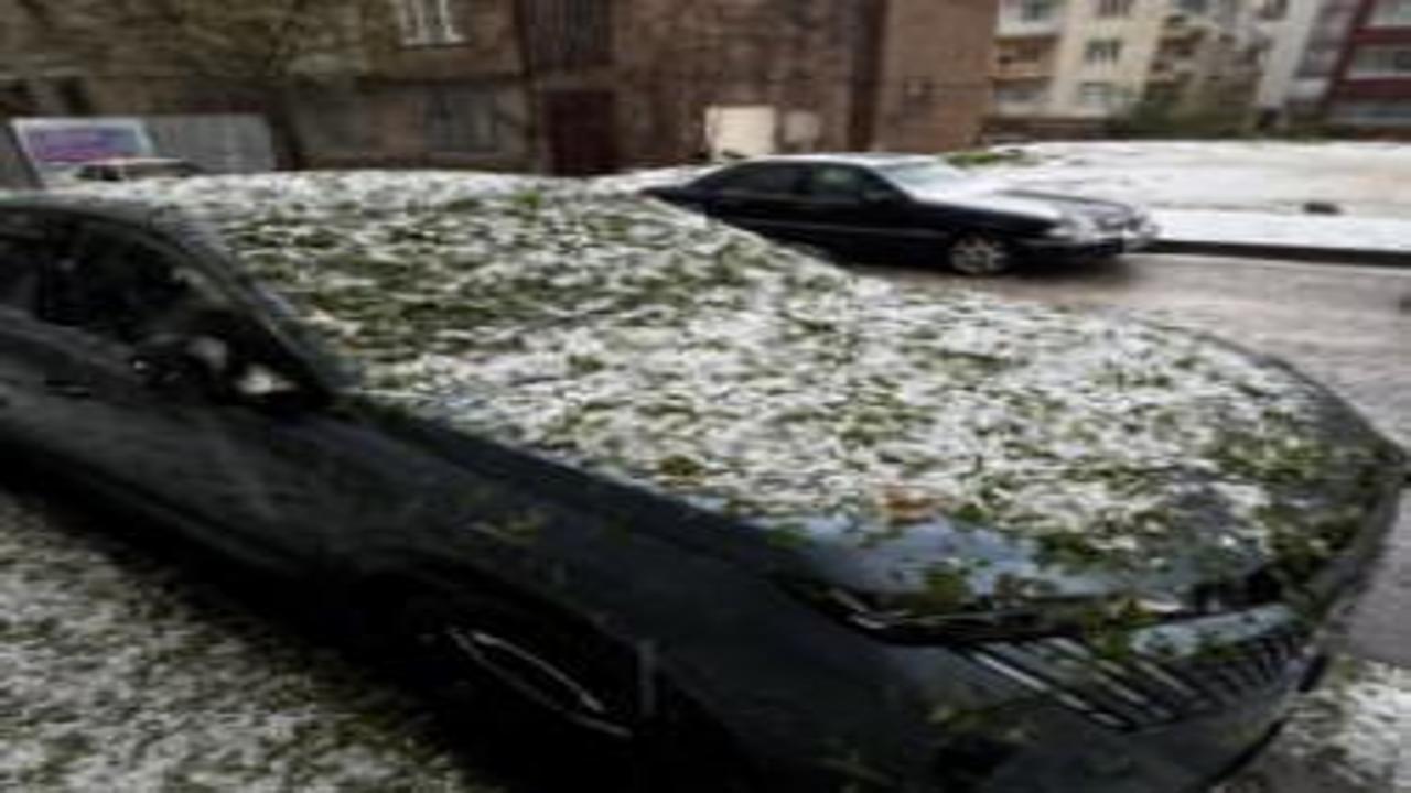 Elazığ'da dolu hayatı olumsuz etkiledi