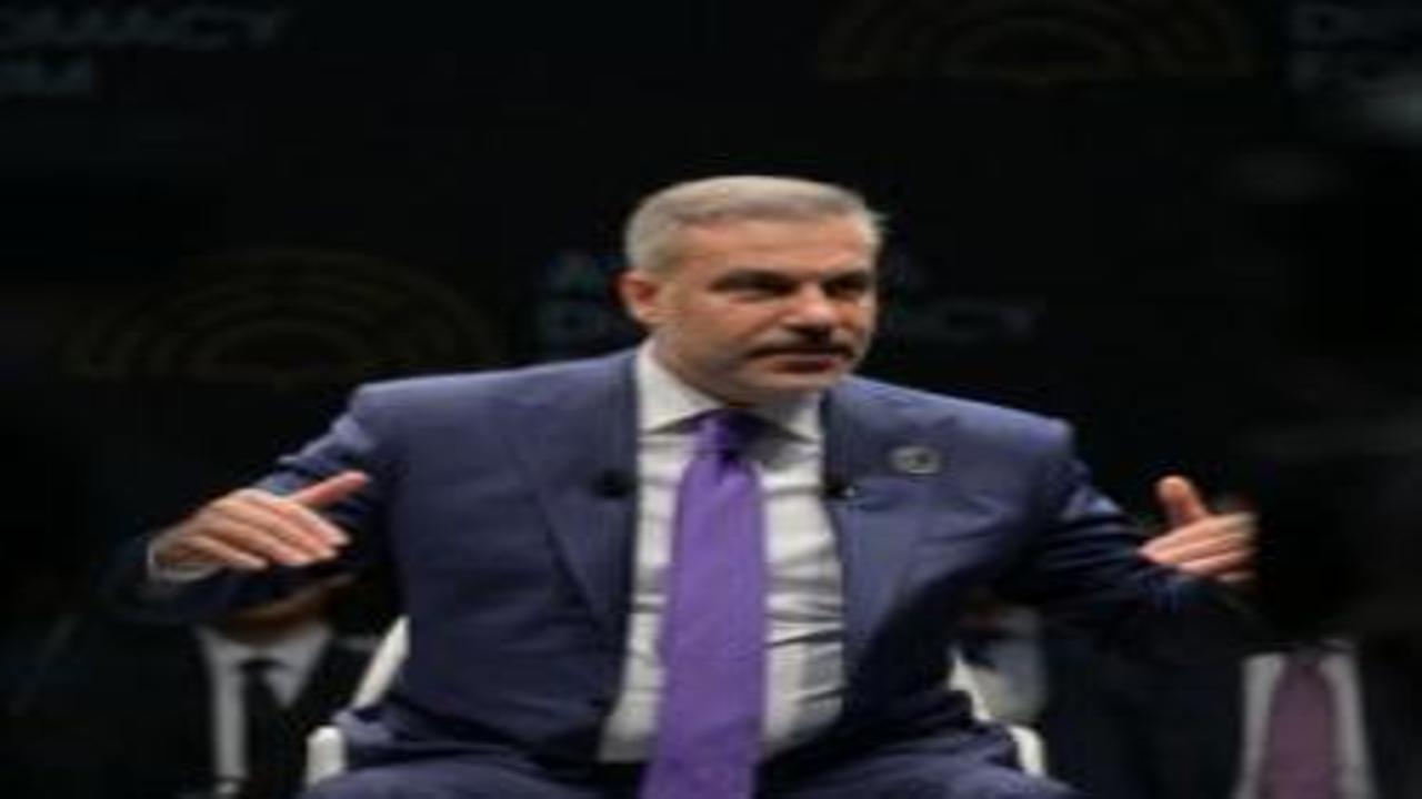 Gençlerden Bakan Fidan'a zor soru: 'Bunu cevaplayamam' dedi, alkış koptu