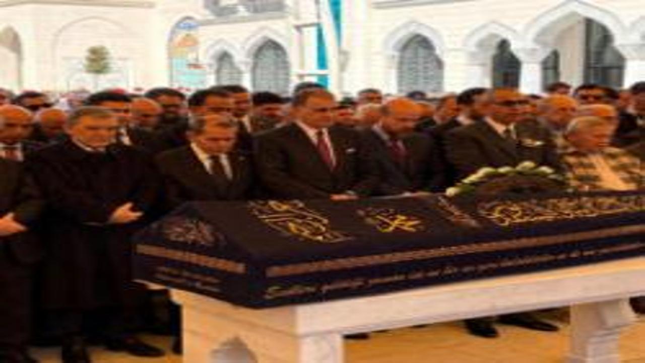 İş insanı Mahmut Çalık son yolculuğuna uğurlandı