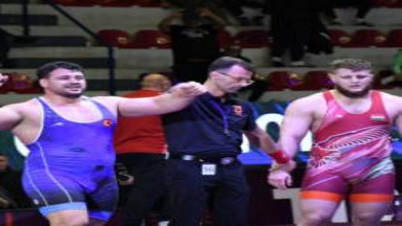 Kimsenin yapamadığını yaptı! Yaşayan efsane Rıza Kayaalp 13. kez Avrupa Şampiyonu