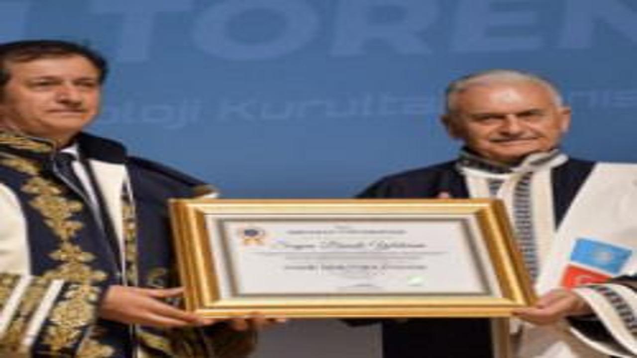 Binali Yıldırım'a fahri doktora ünvanı verildi