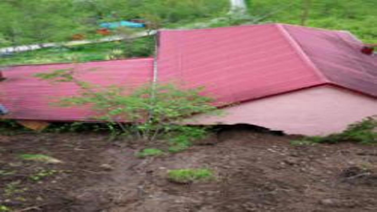 Misafirliğe gitti, heyelandan kurtuldu