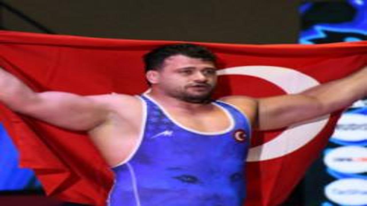 'Modern Koca Yusuf' Karelin’in kırılması neredeyse imkansız olan rekorunu kırdı