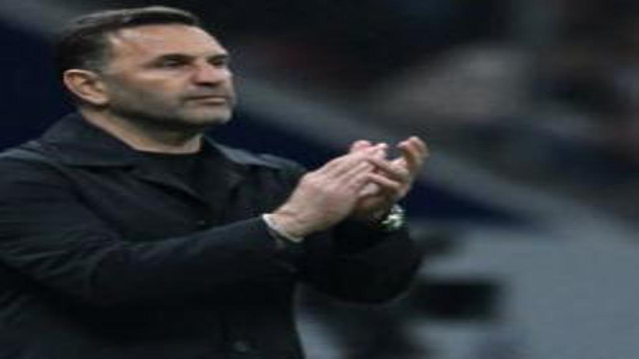 Okan Buruk'tan ıslıklanan oyuncusuna destek