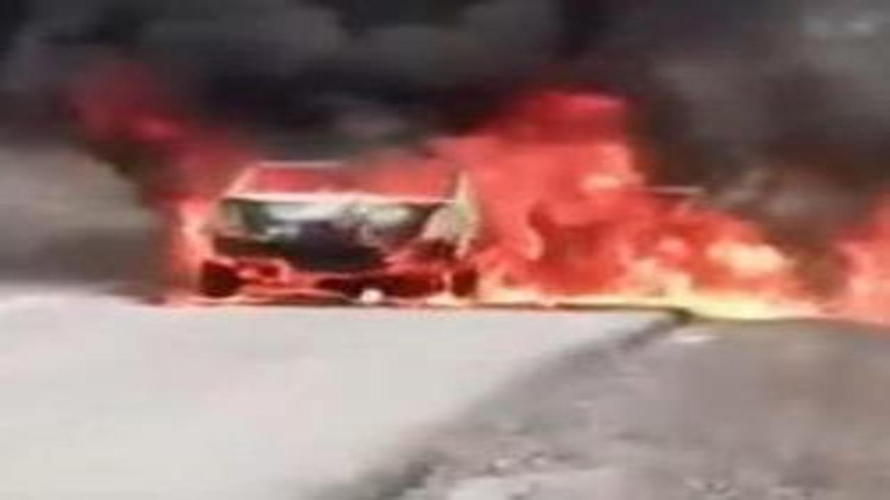 Seyir halindeyken alev aldı: Otomobil küle döndü!