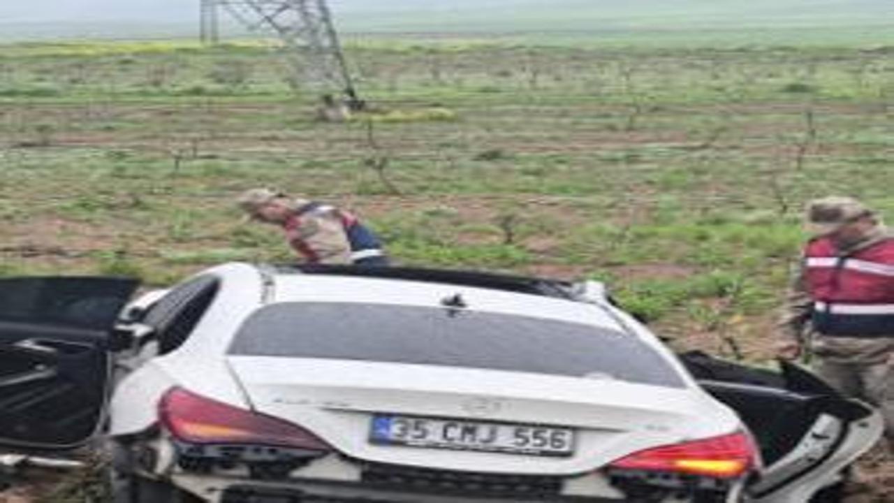 Siirt'te otomobil ile kamyonet çarpıştı: 2 ölü, 3 ağır yaralı