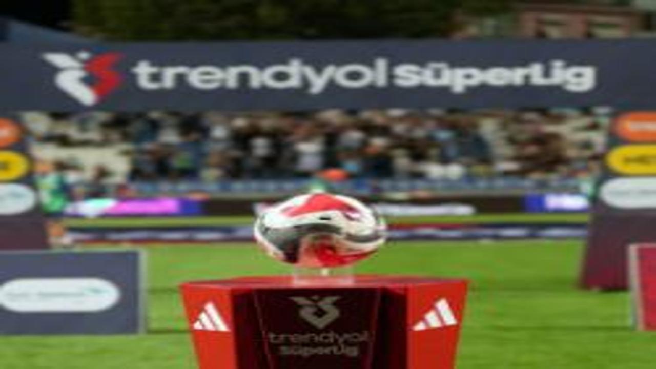 Süper Lig'de 32. haftanın programı belli oldu! Aynı saatte 3 kritik maç