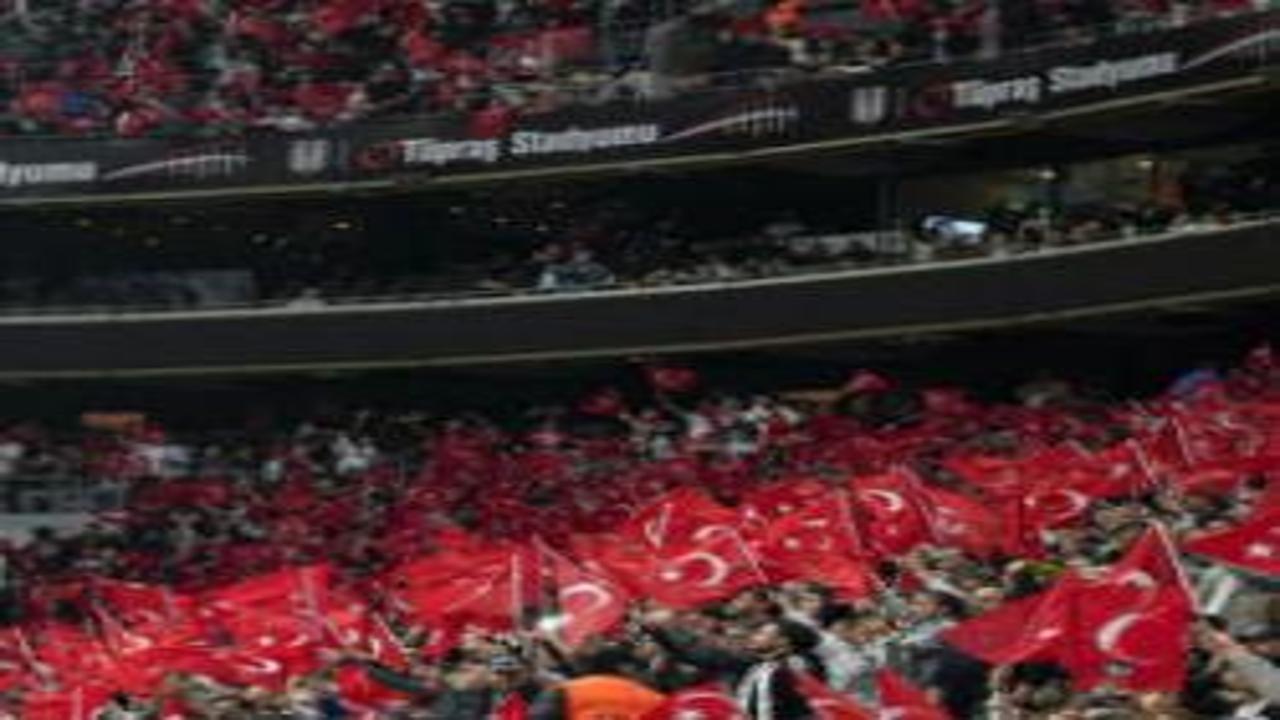 Tüpraş Stadyumu'nda 23 Nisan coşkusu!