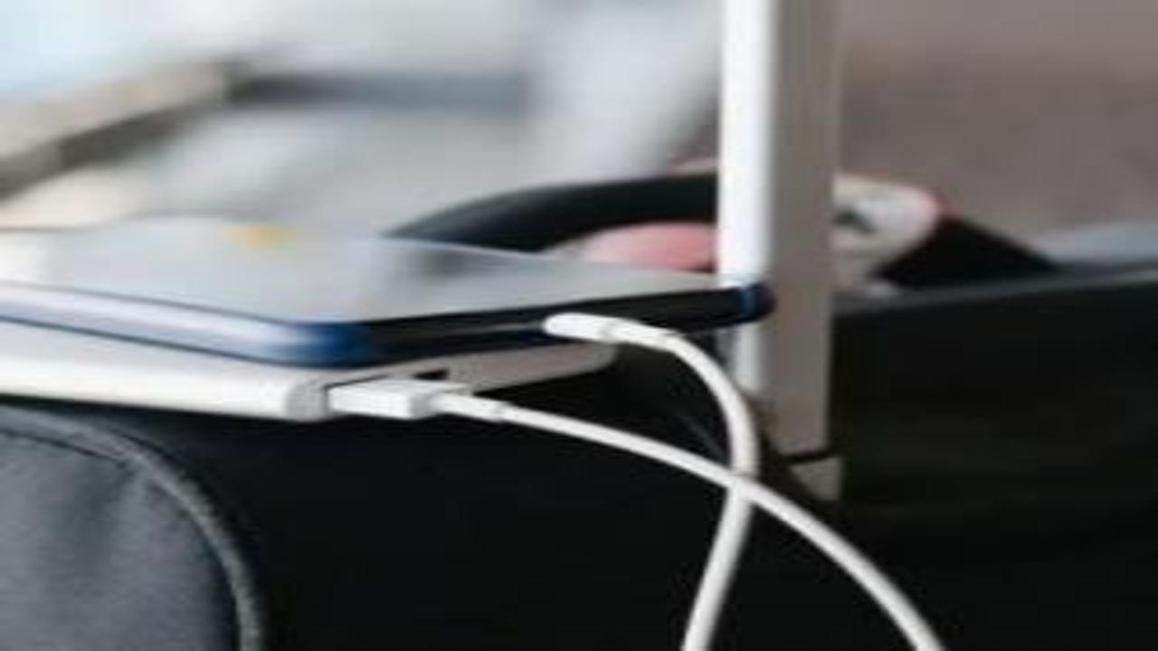 Uçaklarda powerbank kullanımı için yeni karar! Sınır getirildi