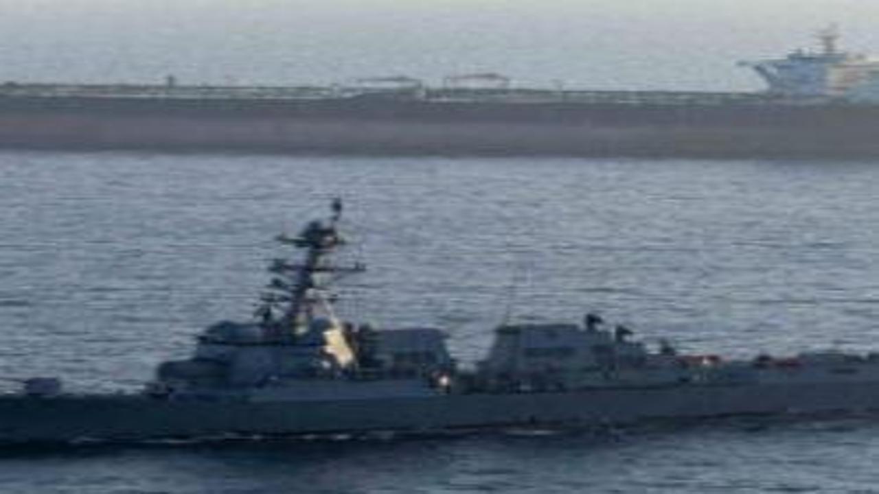 ABD, İran'a giden geminin geçişini engelledi