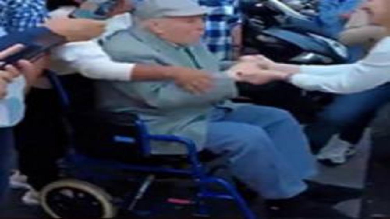 İtalya Başbakanı Meloni çocukluğunu geçirdiği mahallede eski komşusuyla hasret giderdi