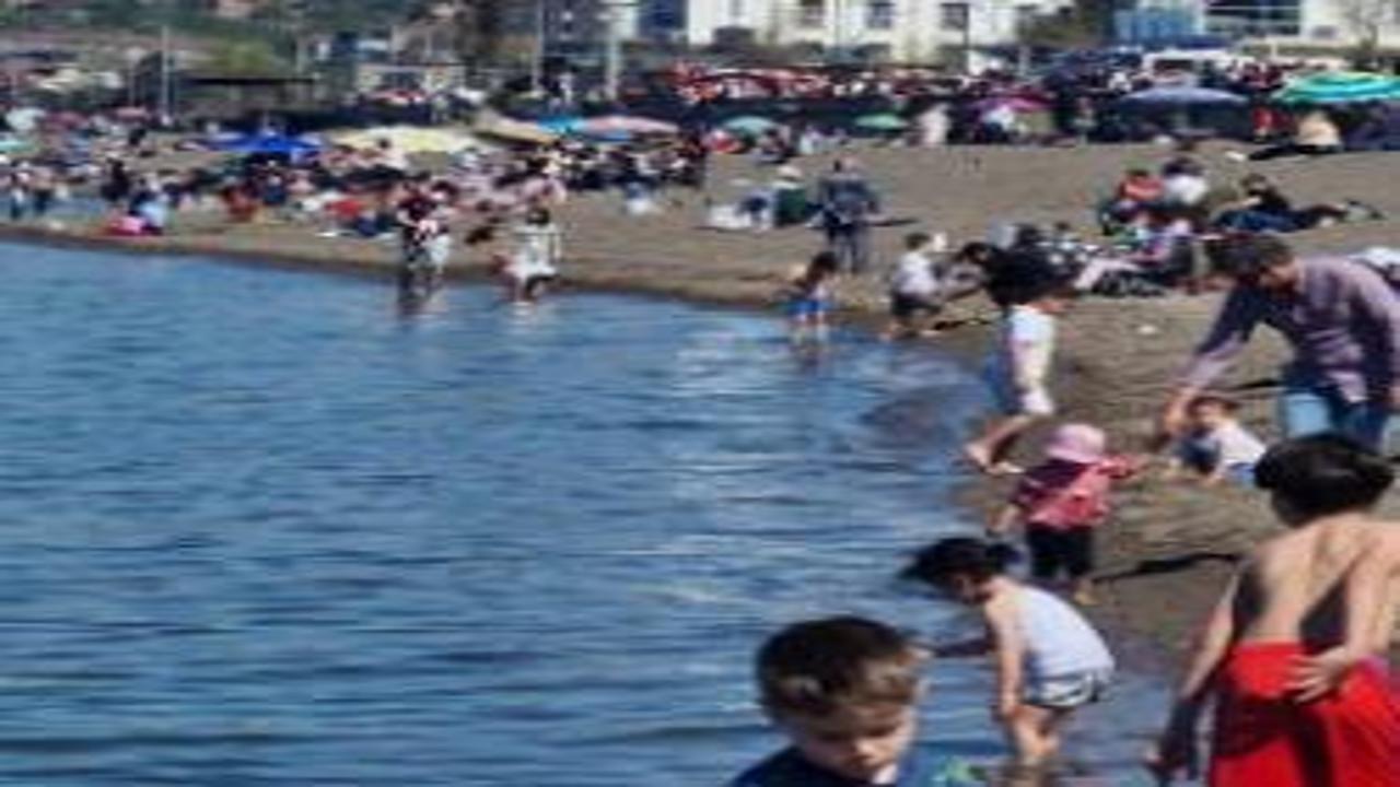 Adeta yazdan bir gün: Düzce’de güneşi gören plaja akın etti