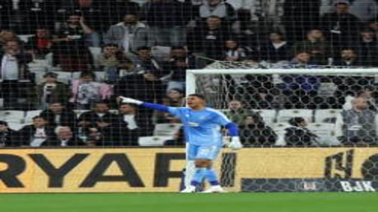 Beşiktaş'ta ilk maçına çıktı! Tribünlerden alkış aldı