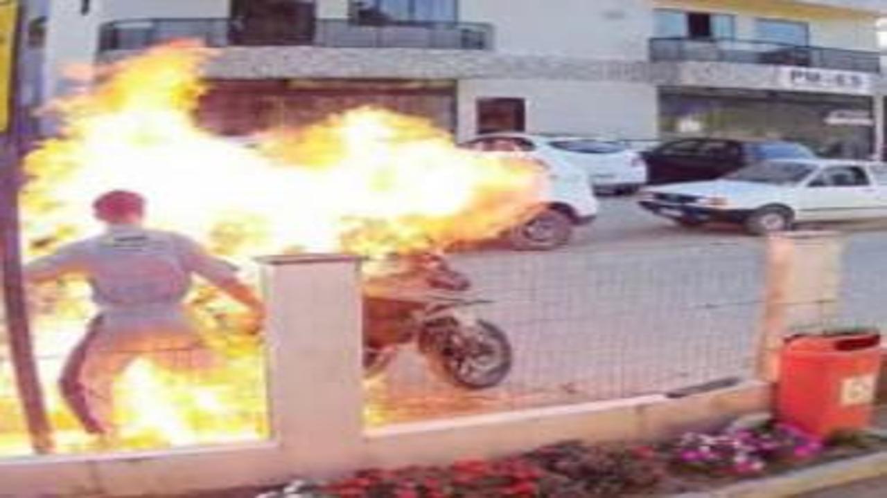 Brezilya'da motosikletini yakmak isteyen öfkeli oğul annesini alevler içinde bıraktı