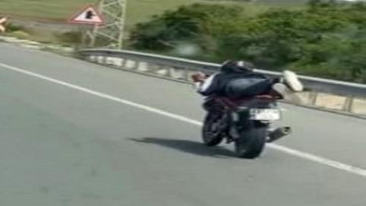 Elazığ'da motosiklet üzerinde ölümüne yolculuk