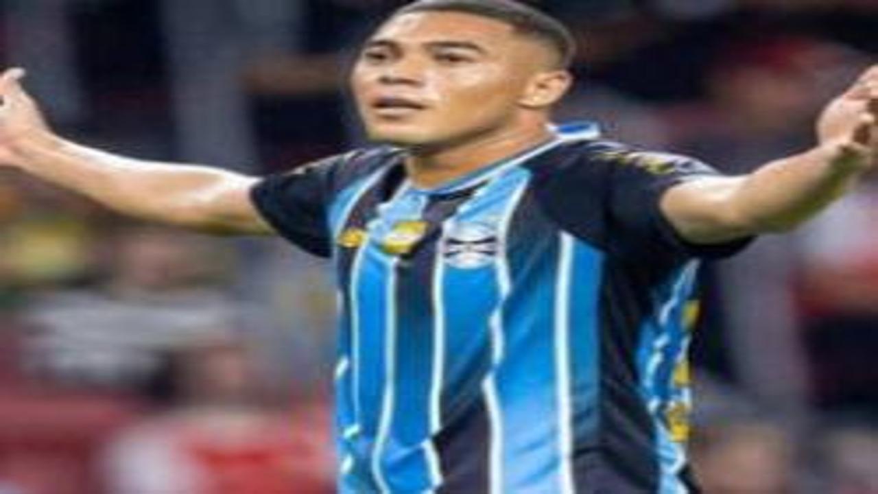 Eski Galatasaraylı Carlos Vinicius, 6 dakikada 3 penaltı kaçırdı