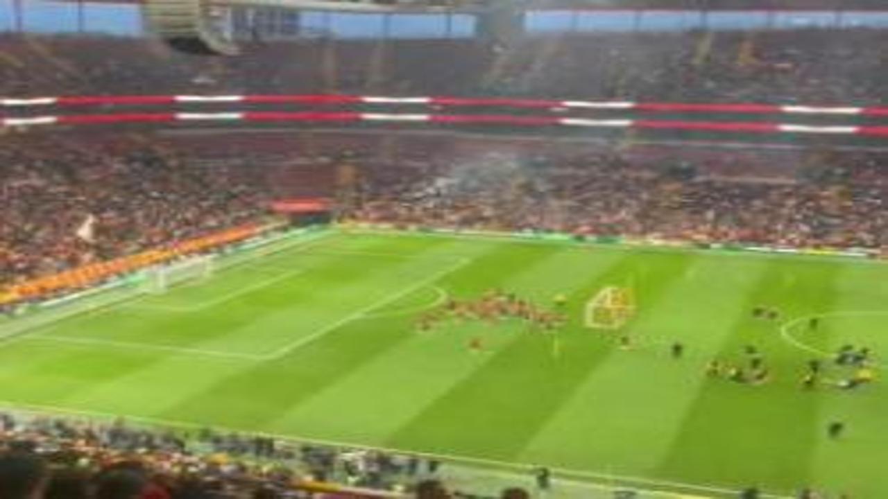 Final maçı gibi antrenman! Eski yıldızlar akın etti: Tam 30 bin kişi izledi