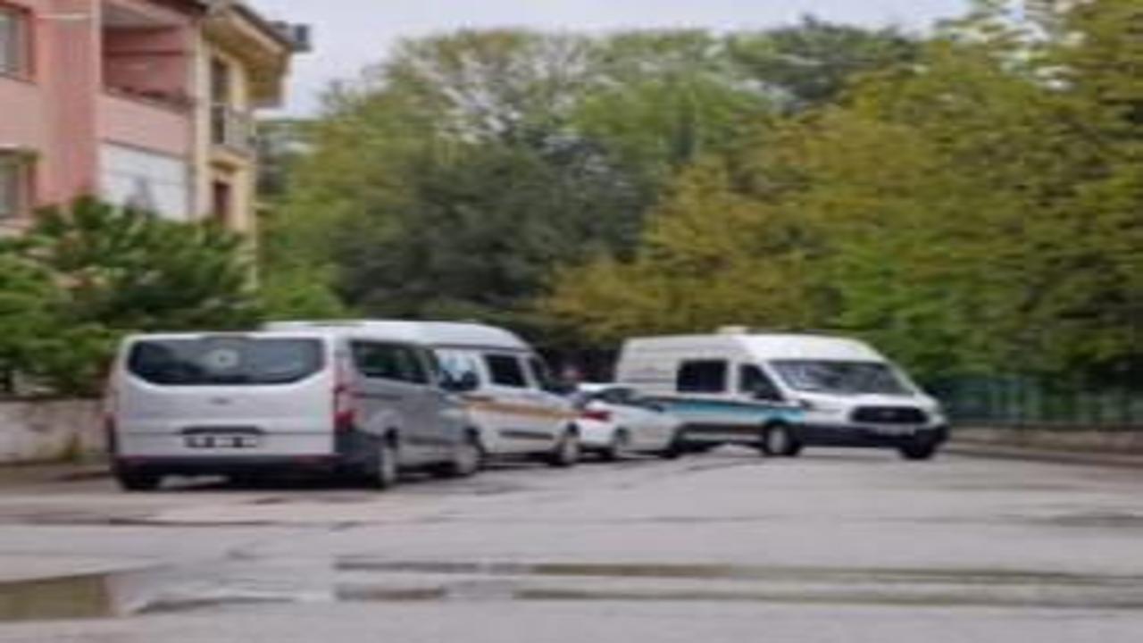 Haber alınamayan öğretmen evinde ölü bulundu