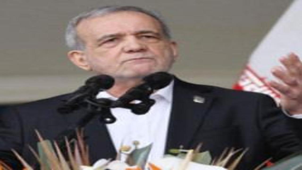 İran medyası: Pezeşkiyan, Arakçi'yi görevden almayı düşünüyor
