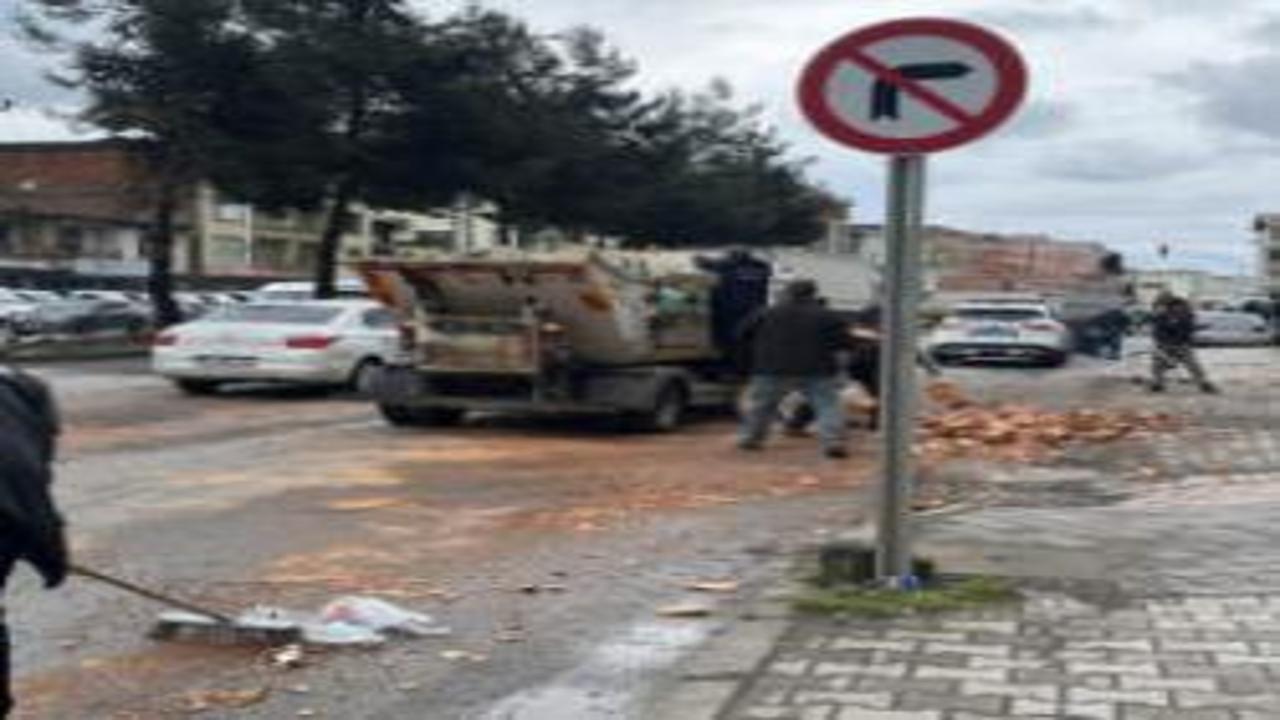 Samsun’da akılalmaz kaza: Eşine yardıma koşarken tonlarca tuğlanın altında kaldı!