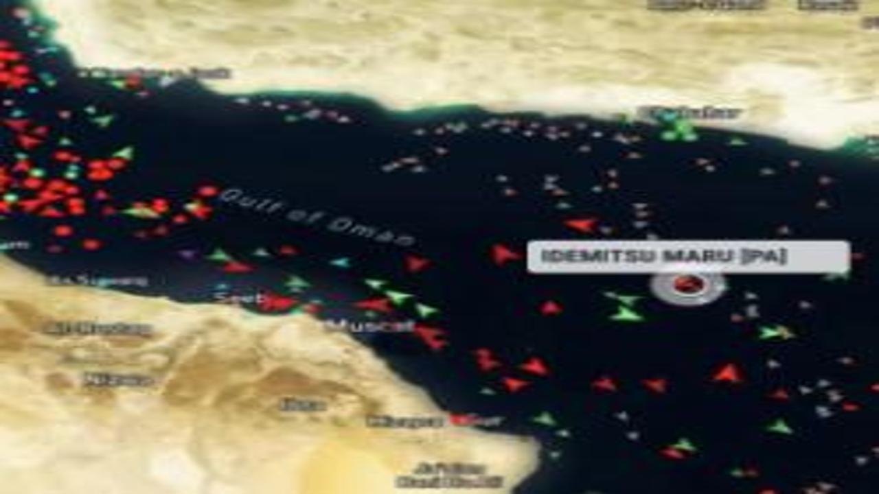 Savaştan bu yana bir ilk! Hürmüz hakimiyetini süper tanker  deldi!