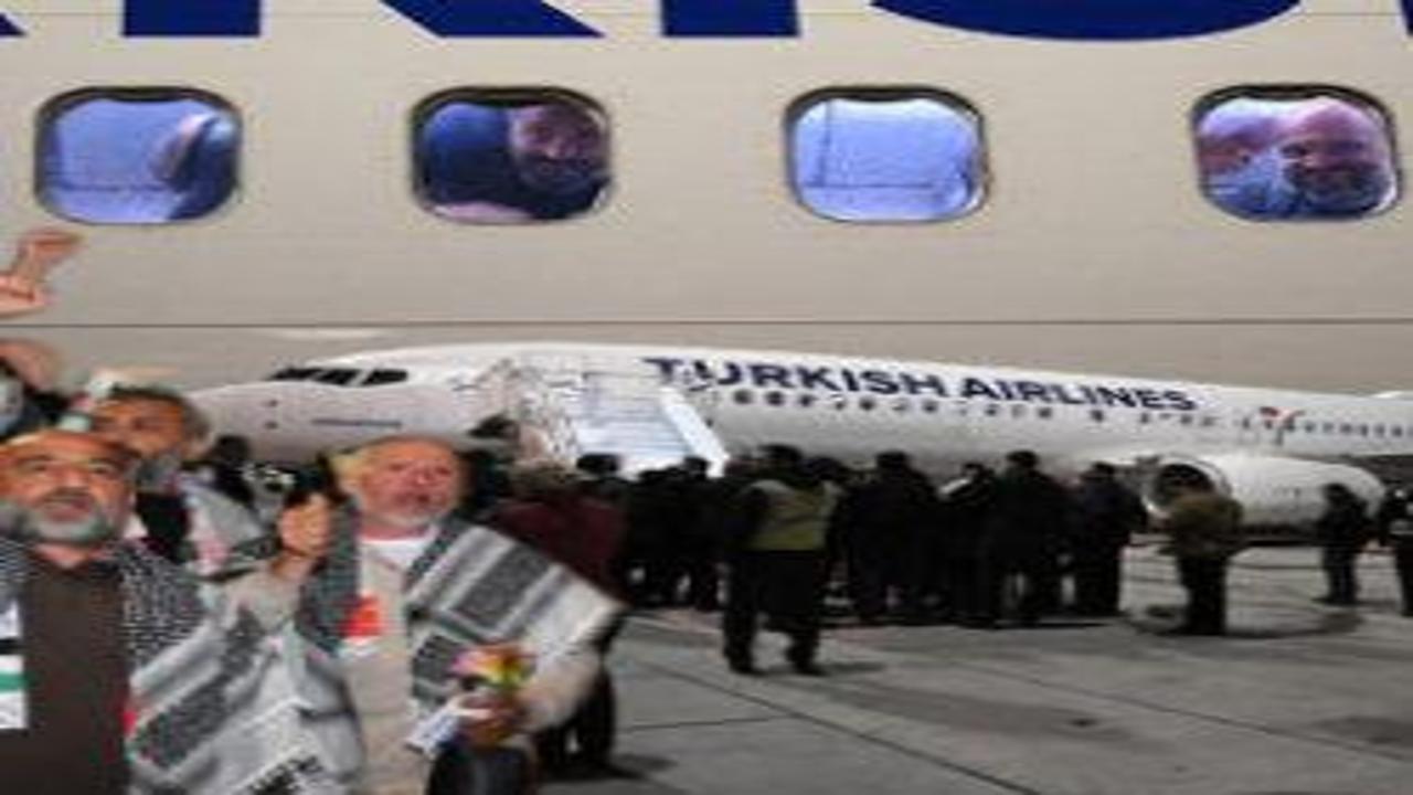 Sumud Filosu aktivistlerini taşıyan uçak İstanbul Havalimanı'na indi