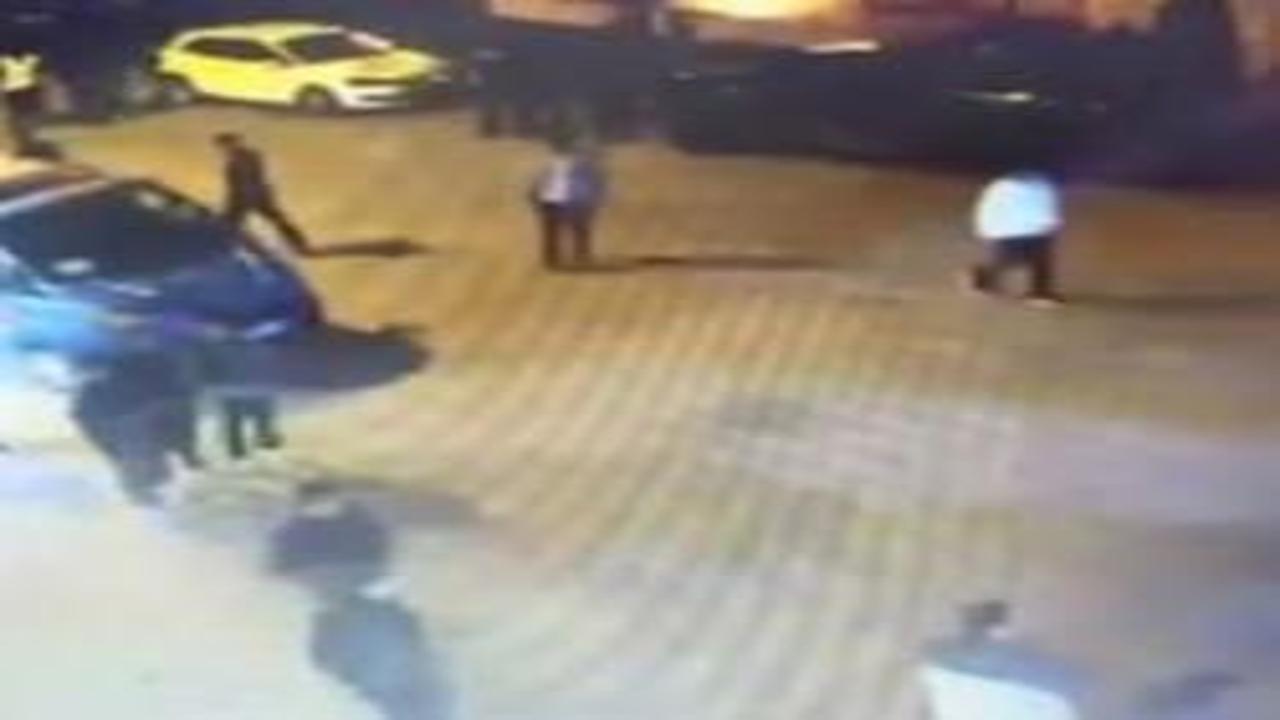 Yalova'da 6 kişinin yaralandığı husumetli grupların silahlı kavgası kamerada