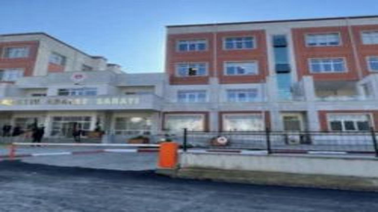 13 yaşındaki çocuğa cinsel istismar: 33 kişi tutuklandı