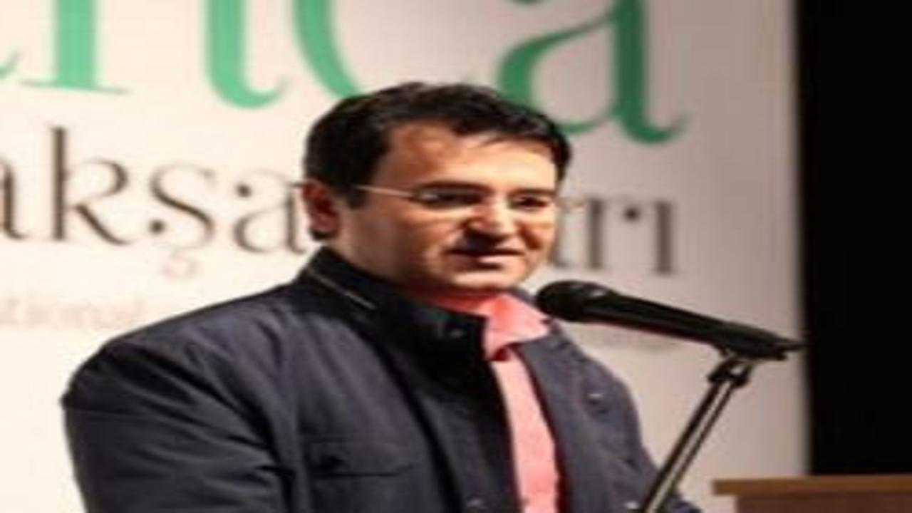 Antoloji geleneği zayıflıyor: 'Sözde Kalmasın' şiirin hafızasını kayıt altına alıyor